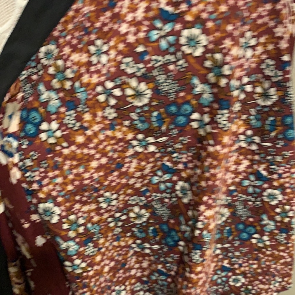 Beautiful brand New Open Robe - Picture 4 of 5